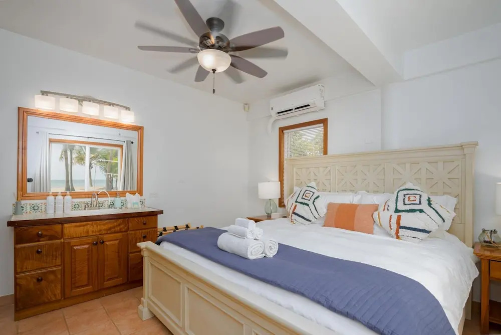 Dolphin Beach - Private Oceanfront 4-Bed Villa wPool on Huge Lot
