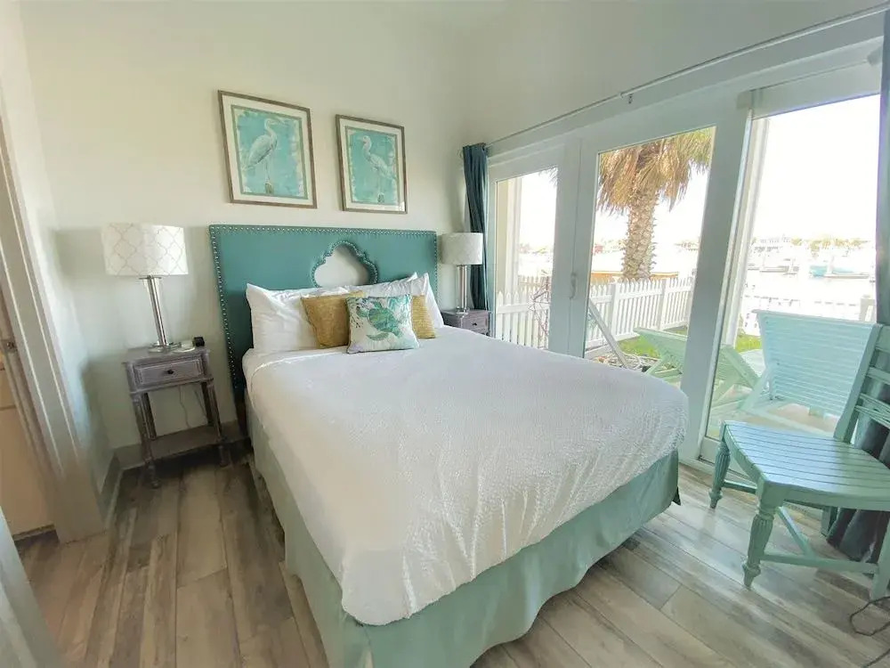 Marina's Edge 3 Bedroom Townhouse by Redawning