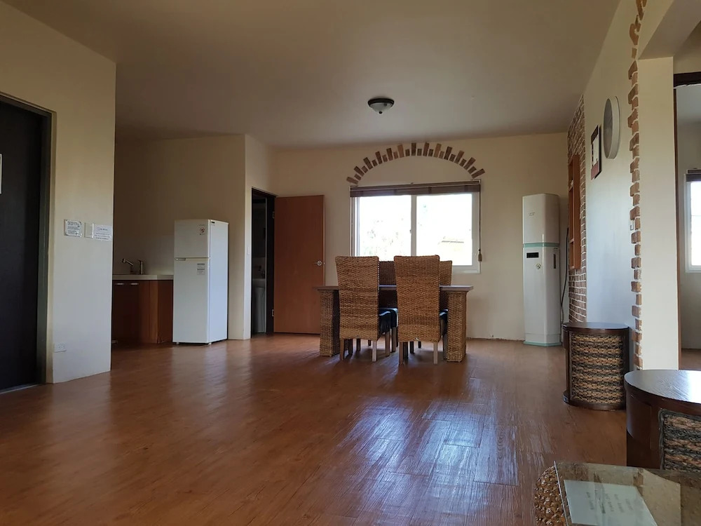 Karis Villa