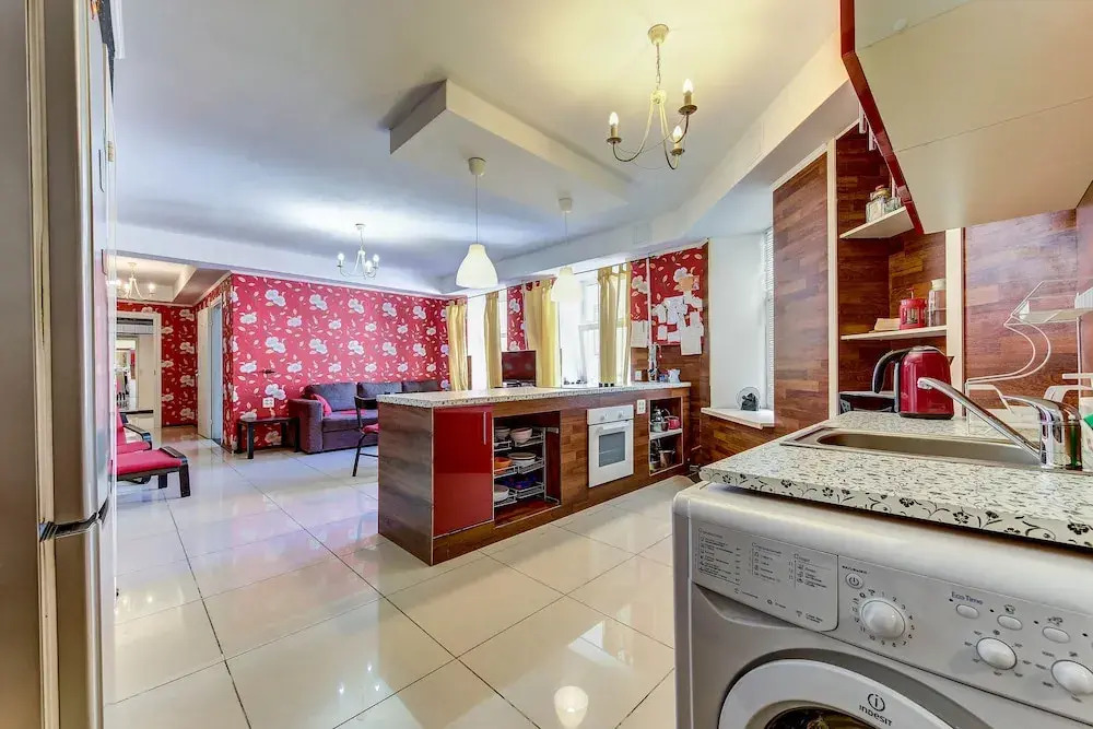 Home4day Apartment on Griboyedov Canal