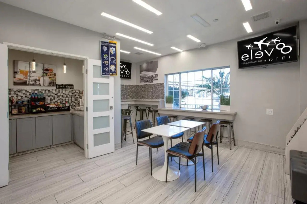 Elev8 Hotel Los Angeles, LAX