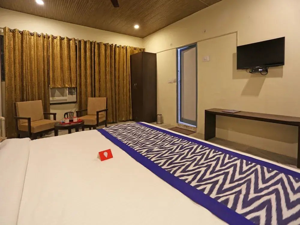 OYO 4828 Osho Resorts Deluxe