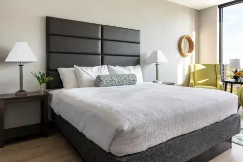Frontdesk 80 On The Commons Downtown Columbus Apts