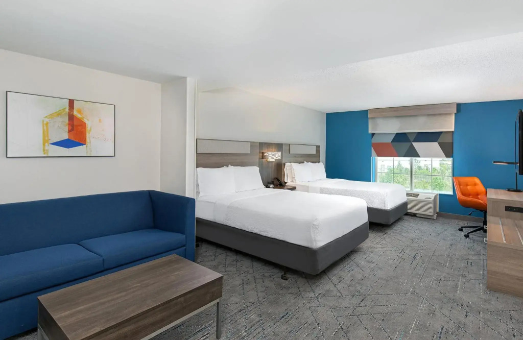 Holiday Inn Express & Suites Columbus at Northlake by IHG