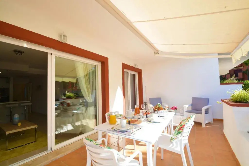 Luxury beach side apartment in Marbella Playa