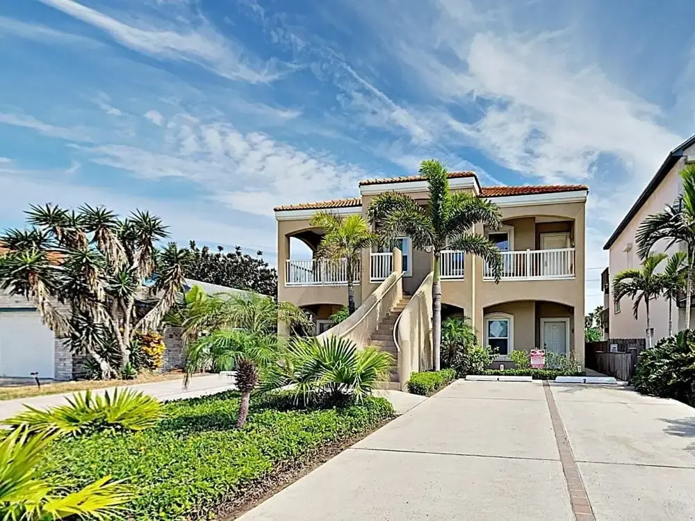 New Listing! Updated W/ Pool, Walk To Beach 2 Bedroom Condo