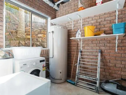 Whale Tales' 78 Lentara Street - Fantastic Water Views Over Fingal Beach