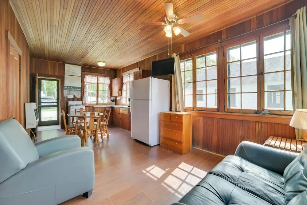 Boat, Paddle & Swim! Lakefront Cabin in Cedarville