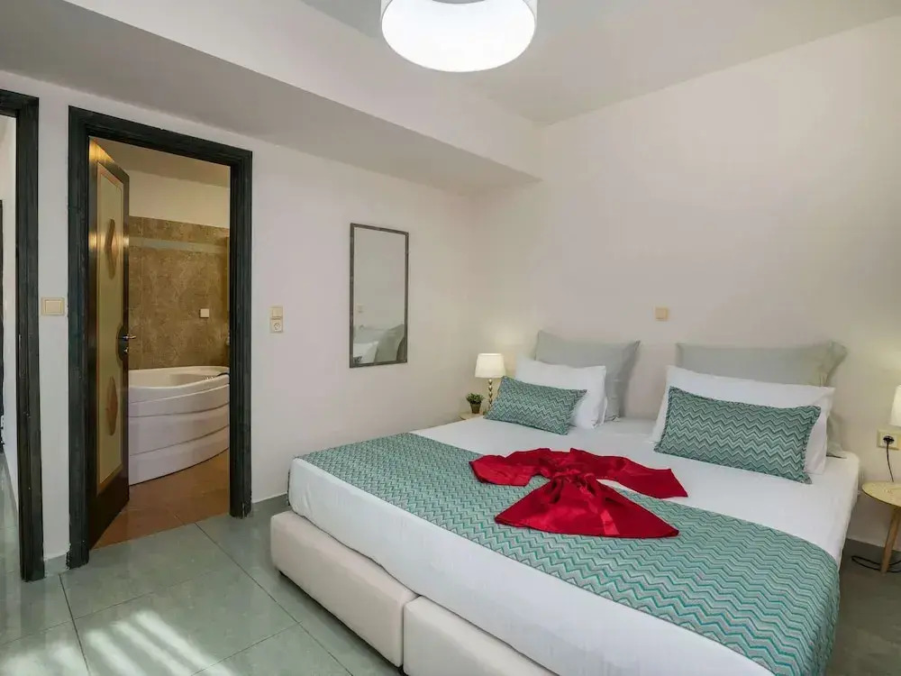 Luxury Villa With Amazing Sea Views, Private Pool, Near the Beach