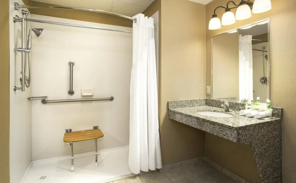 Holiday Inn Express & Suites Culpeper by IHG