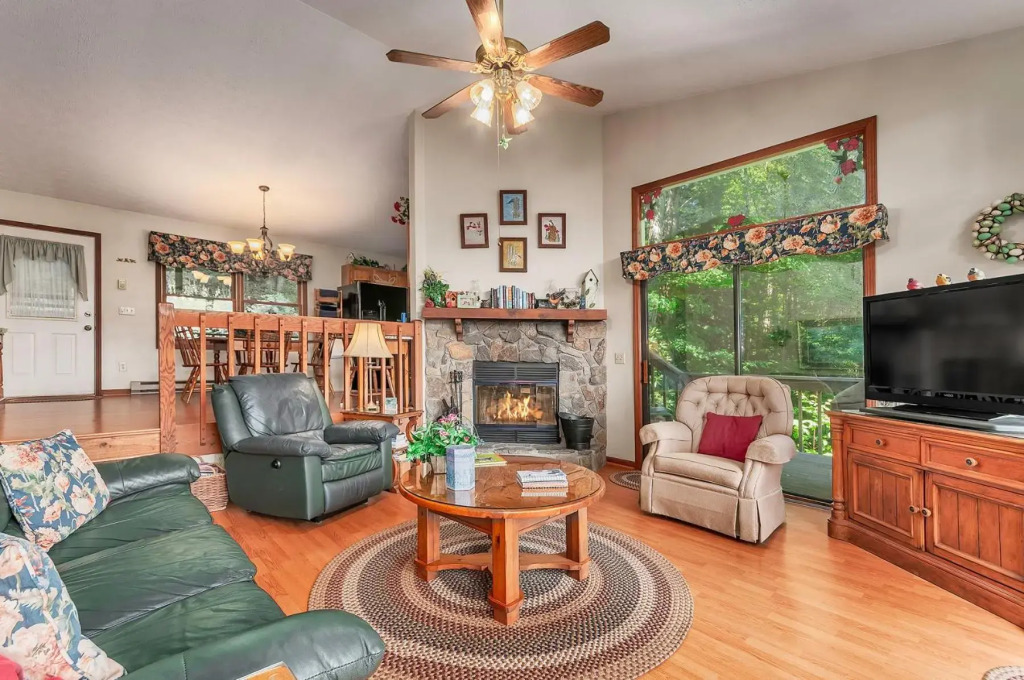 Bella Vista - Hot Tub and Pet Friendly