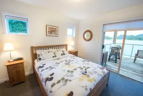 Luxury 2BR Oceanfront Condo by OnlyBC 201