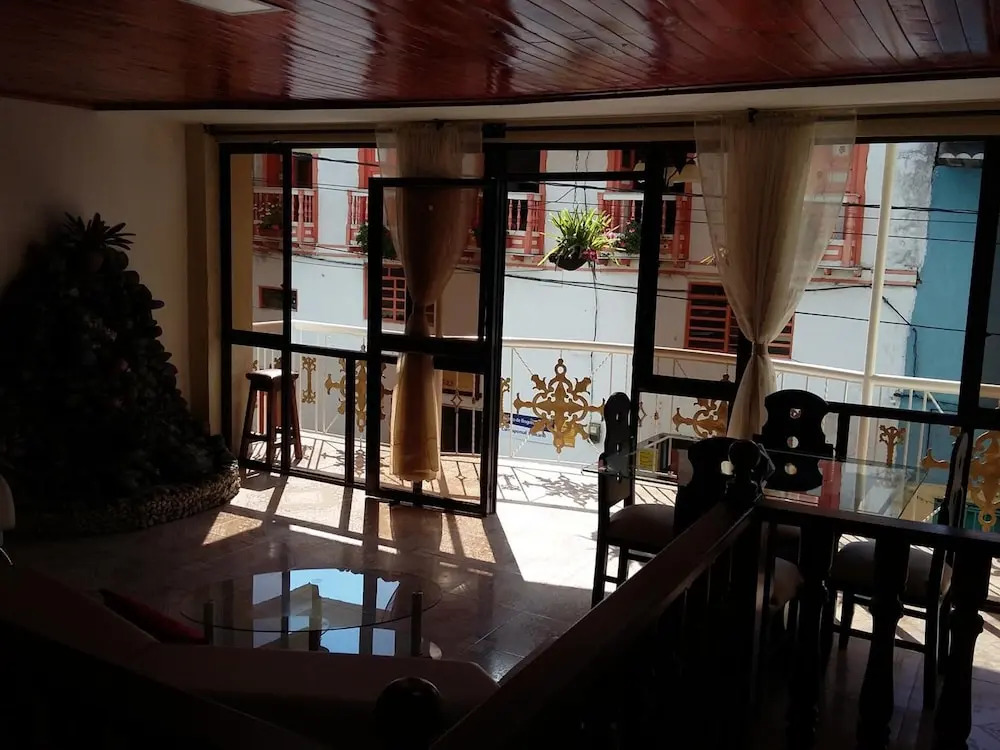 Hostal FIND LAND & A REST
