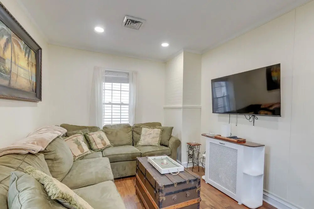 Walk to Beach & Boardwalk: Jersey Shore Cottage!