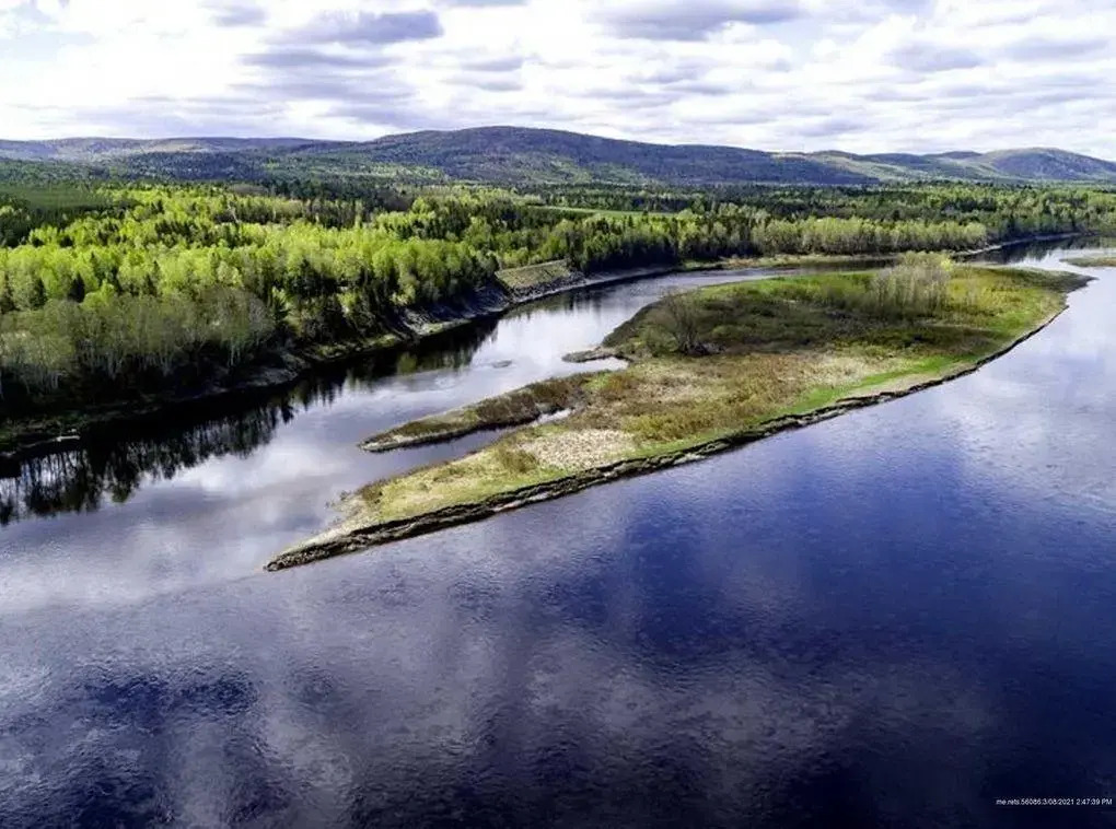 Love Hotels St John River by OYO at Fort Kent ME