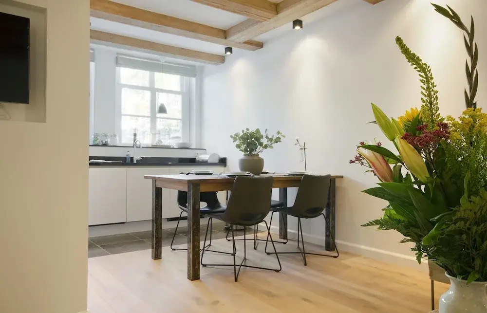 Modern & Luxurious 2 Bedroom Apartment