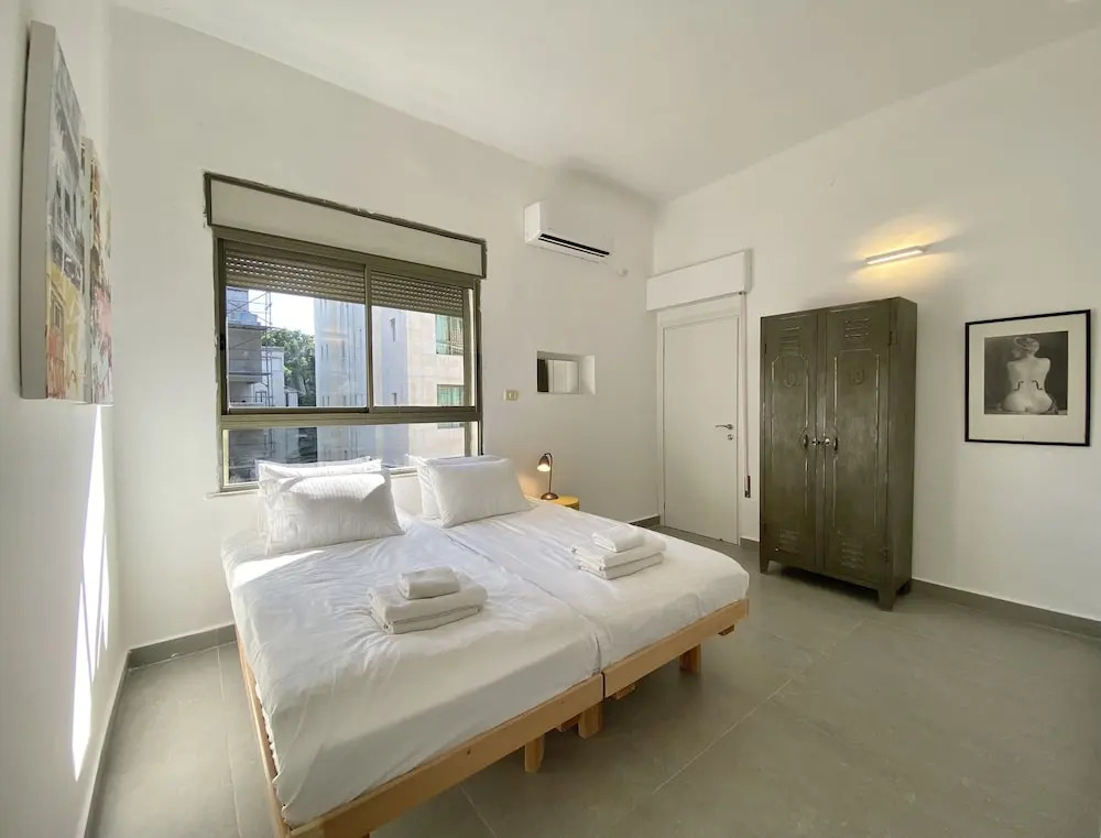 Ness Tsiyona 9 - By Beach Apartments TLV