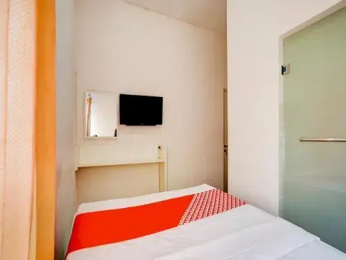 Airport Village Juanda by OYO Rooms