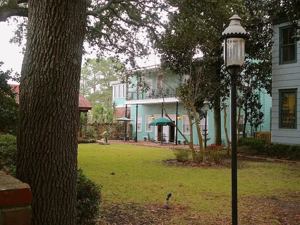 Historic District East by S.D.V.