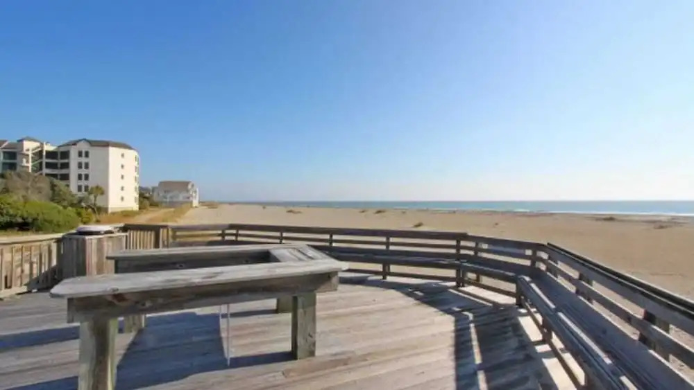 401 A Shipwatch by Avantstay Beachfront Condo w/ Community Pool Access!