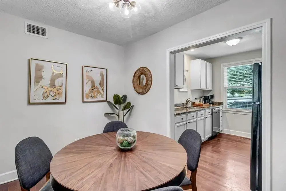 Modern 2 BR Condo - 2 block from San Marco