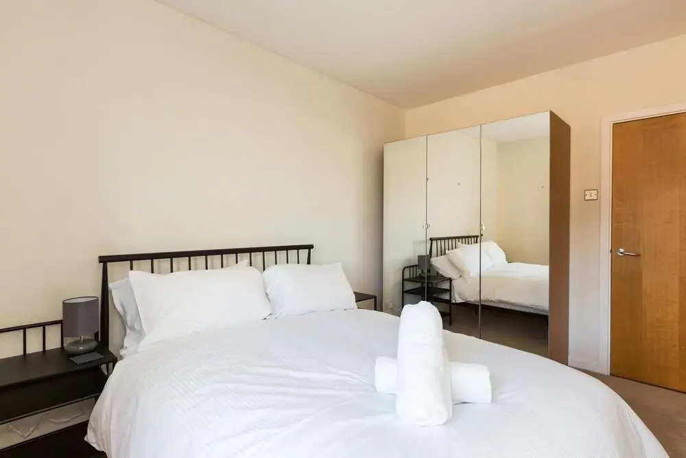Modern 2 bed 2 Bath - 5 Mins From Canary Wharf