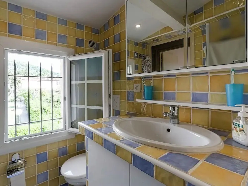 Classy Holiday Home with Swimming Pool, BBQ, Terrace, Garden