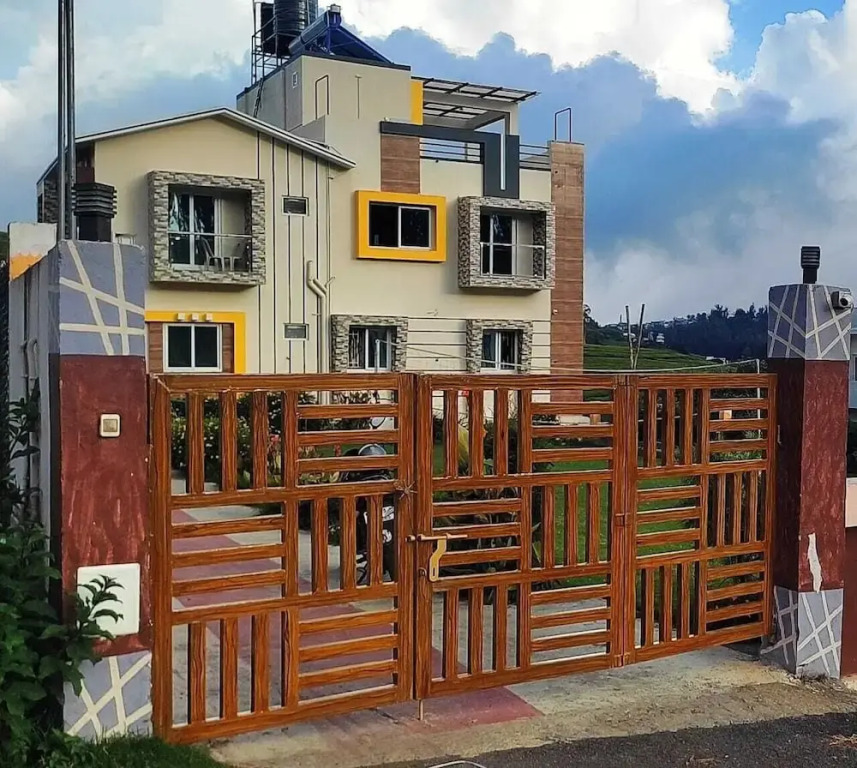 Rose garden enclave for families