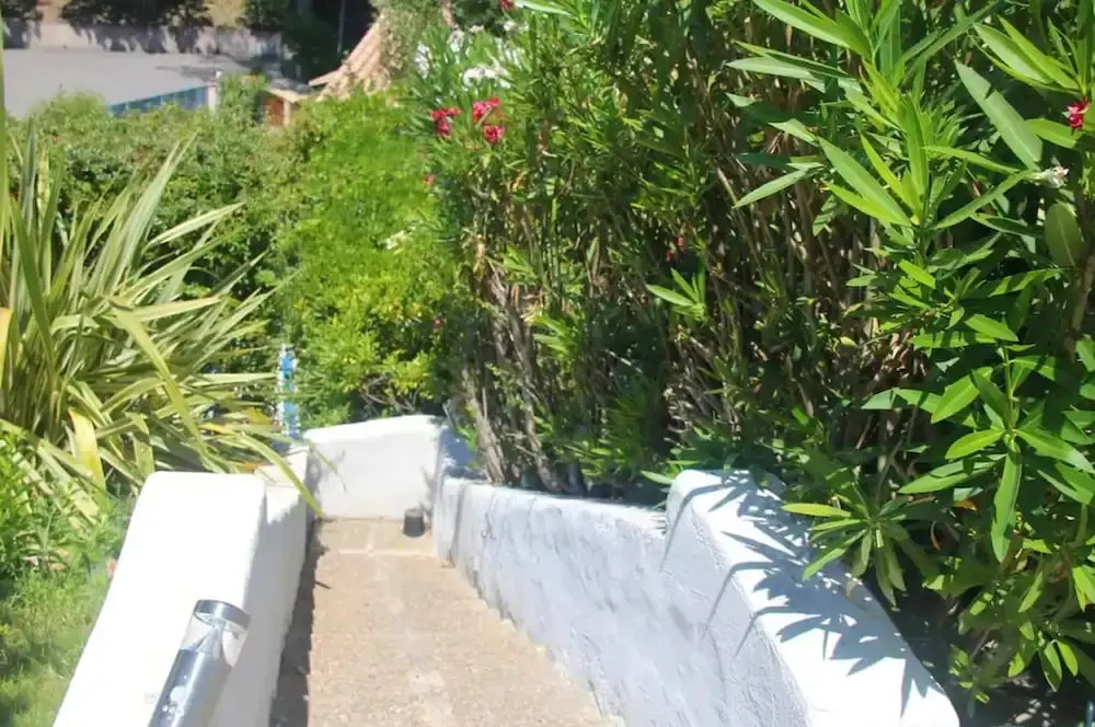 Apartment With 2 Bedrooms in Saint-raphaël, With Wonderful Mountain View, Shared Pool, Enclosed Garden