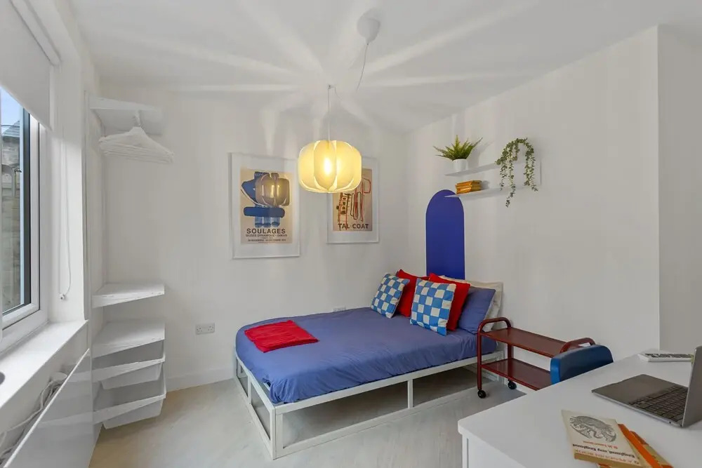 OnPoint -3 Bed House - Parking