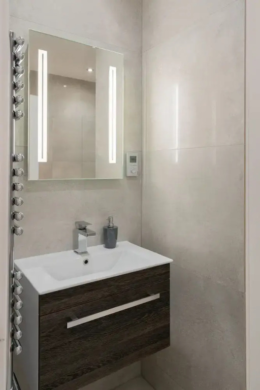 Stylish Executive Apartment in Reading