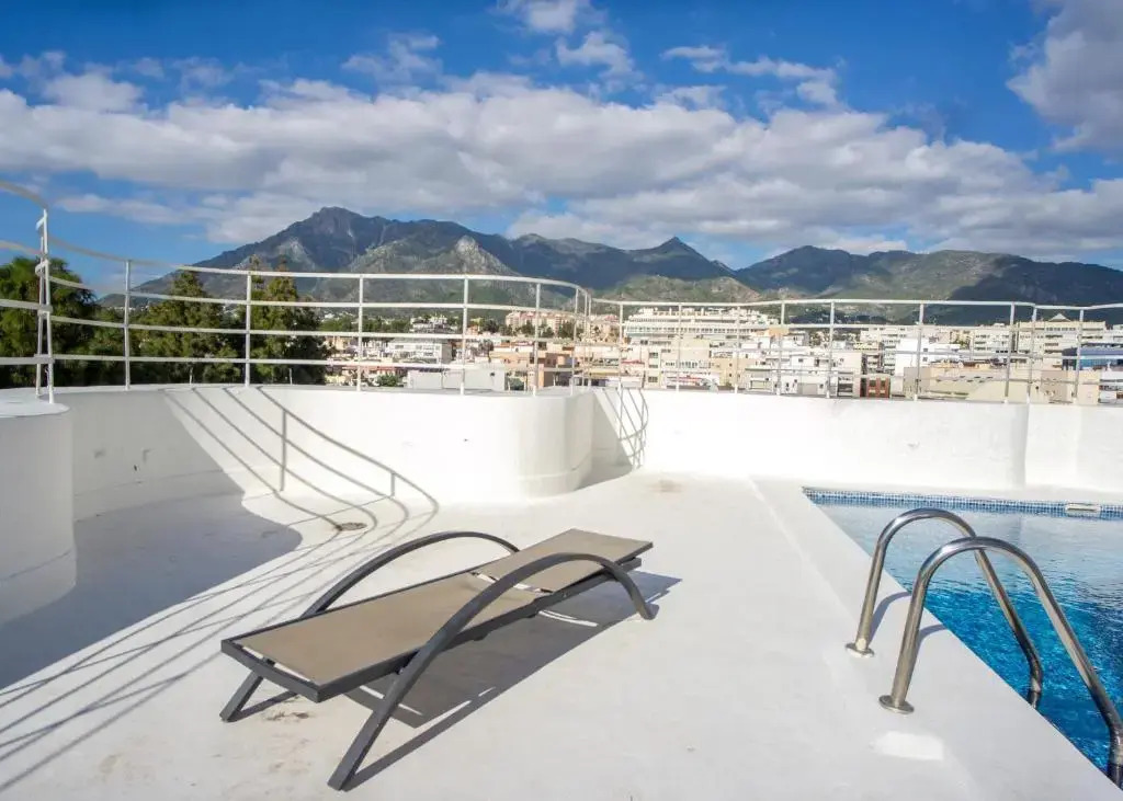Spacious Renovated 1-Bedroom Apartment in Marbella Center with Parking