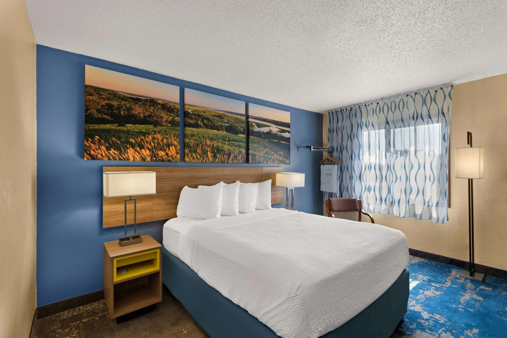 Days Inn by Wyndham Newton