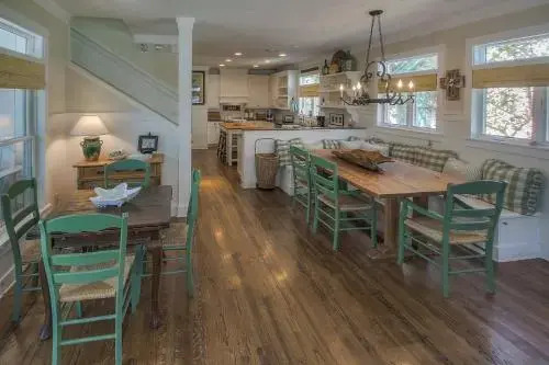 4 Fish Cottage