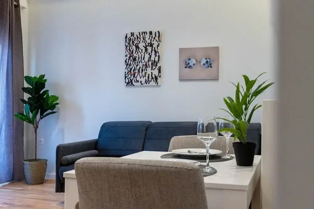 Elegant Flat 5 Walk to Metro Panormou