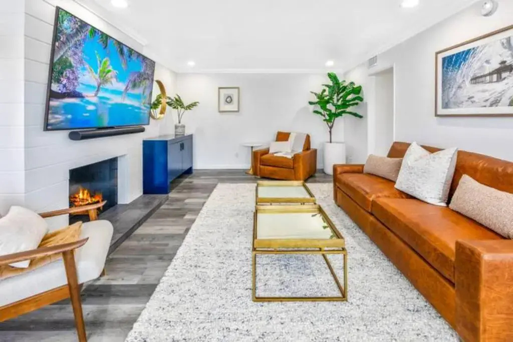 LuxuryTownhome.3Blks2Beach.E-Bikes.75”4kTV