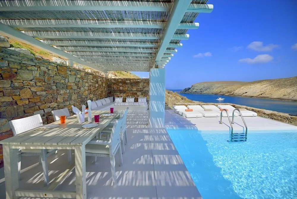 Luxurious 7 Bedroom Villa in Fokos Beach