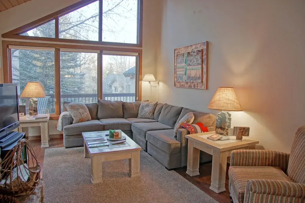 1546 Matterhorn Cir 6 5 Bedroom Home