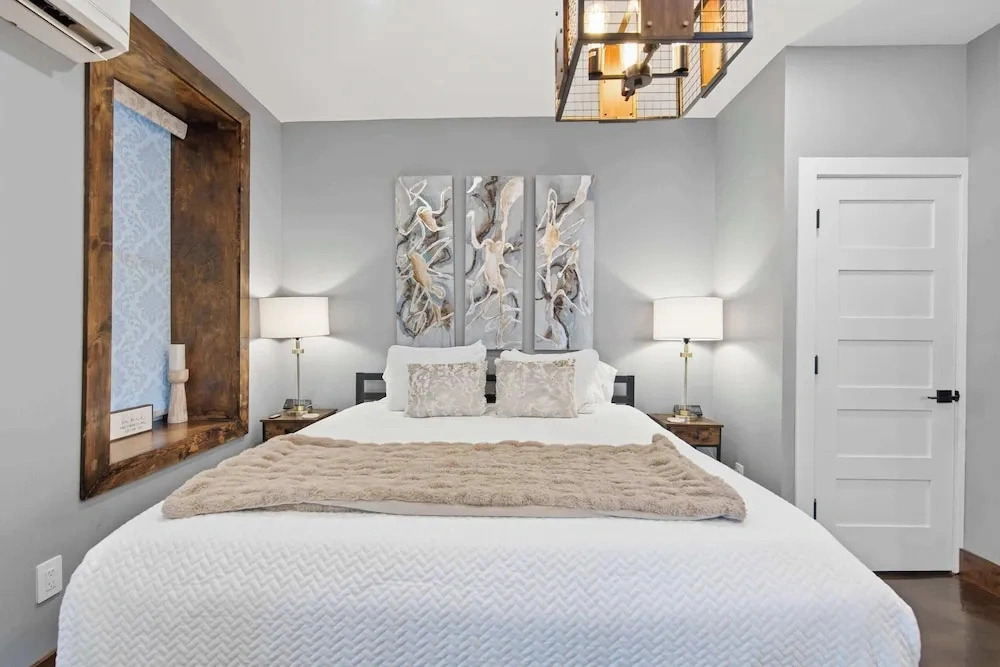 Luxury Mt. Adams Retreat Suites