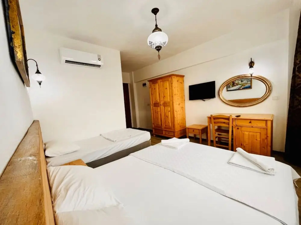 Sukha Inn Otel & Beach