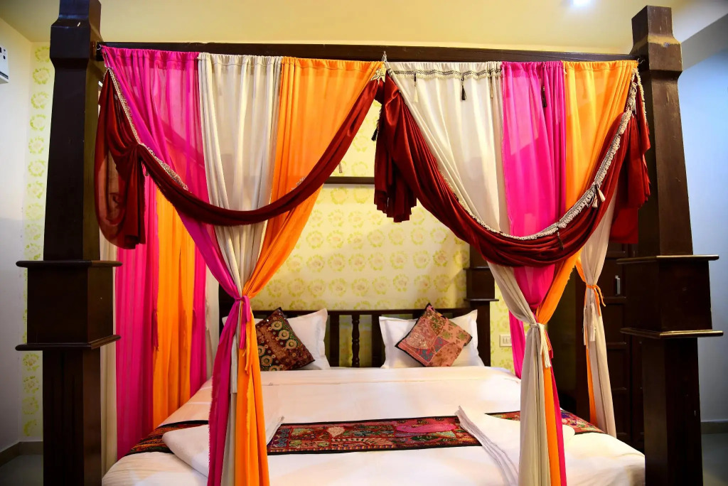 Hotel Marina Mahal with Swimming Pool