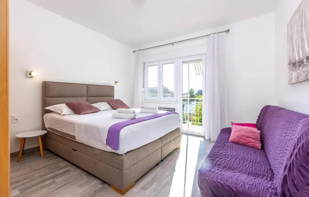 Awesome Home in Kastel Stari With Wifi and 2 Bedrooms