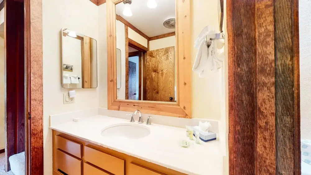 Mammoth West 143 Quiet Condo With Amazing Mountain Views and A Short Walk to Canyon Lodge by RedAwning