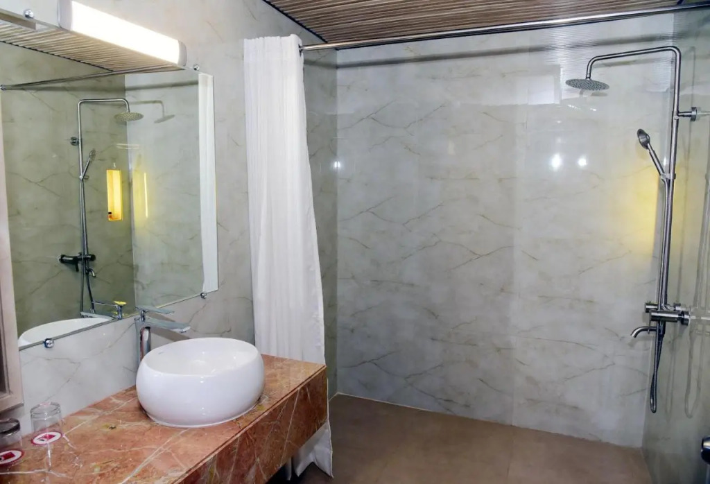 OM Clarks Inn Raebareli