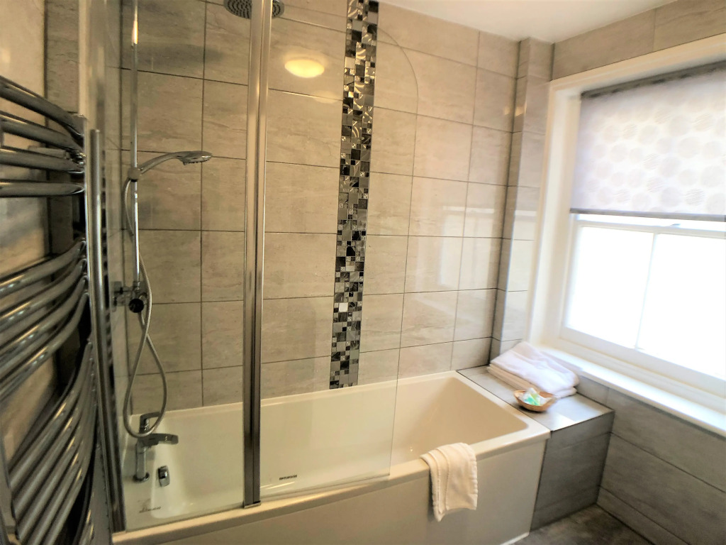 Ilfracombe House Hotel - near Cliffs Pavilion
