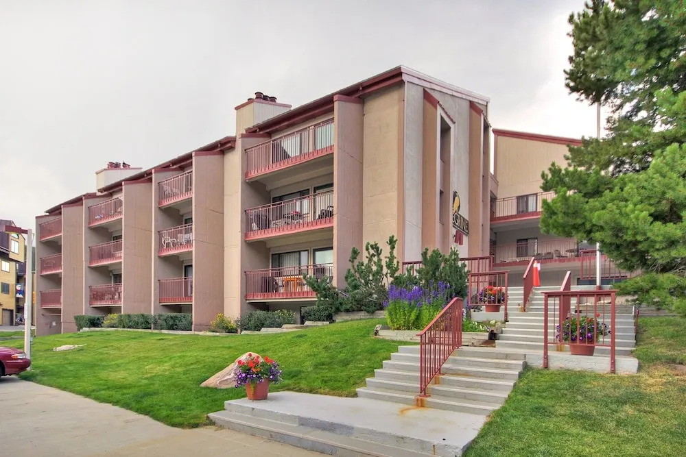Excellent Views From This Mountain Side Condo - PG107 by Redawning