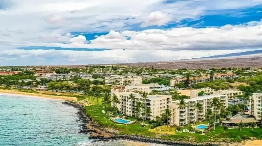 Royal Mauian, #607 2 Bedroom Condo by RedAwning
