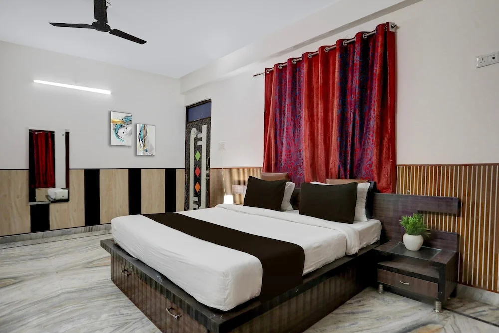 Deluxe Pushp Vatika