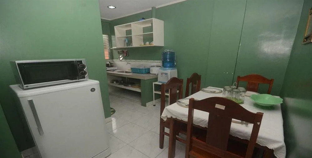 Baranda's Place Apartelle