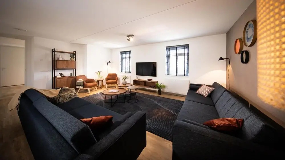 Luxe 12p in Thorn With 6 Bedrooms and 3 Bathrooms